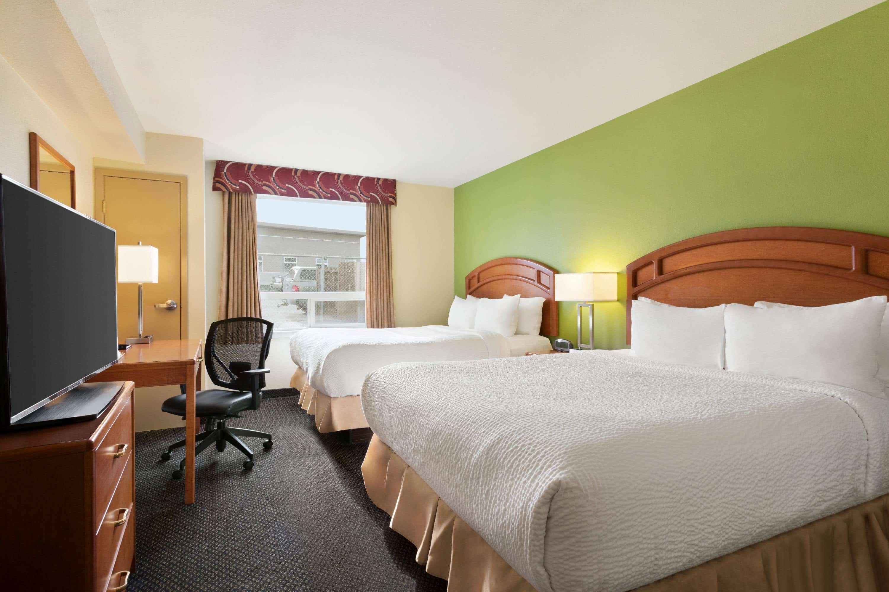 Days Inn & Suites By Wyndham Thompson Ngoại thất bức ảnh