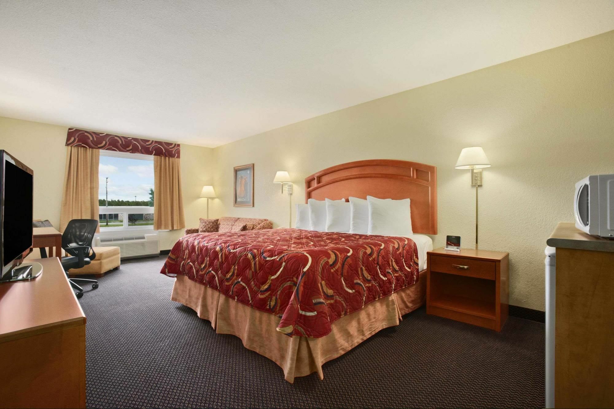 Days Inn & Suites By Wyndham Thompson Ngoại thất bức ảnh
